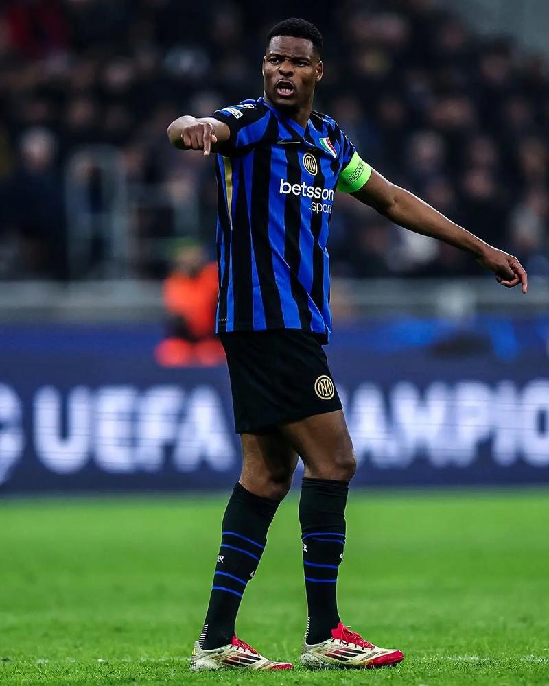 国米vs博洛尼亚点球大战回顾：巴斯托尼、巴雷拉、邦尼均丢点（回顾国米对博洛尼亚的点球大战：巴斯托尼、巴雷拉、邦尼相继罚失）