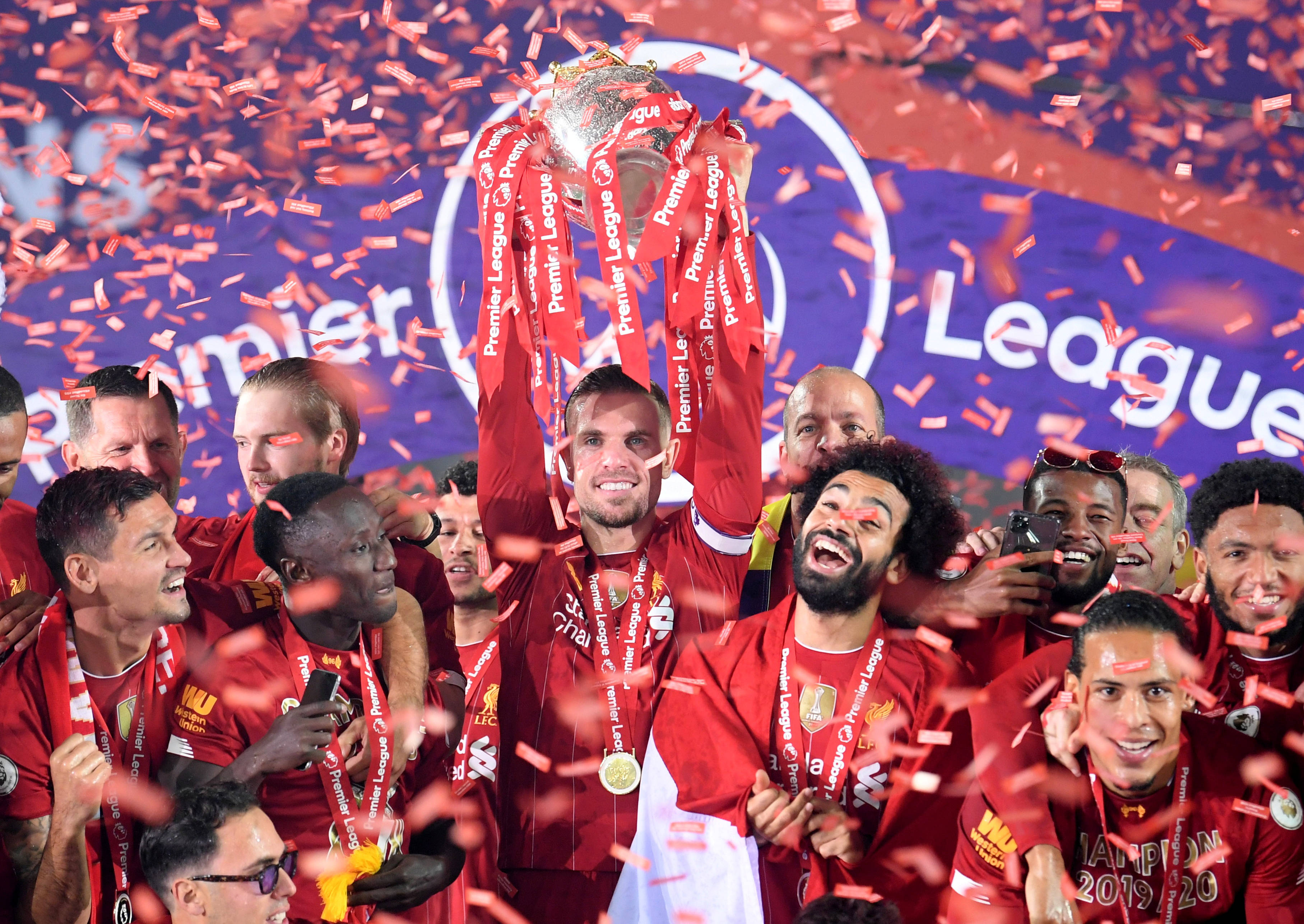 篮球篮网锁定前八席位，季后赛形势明朗