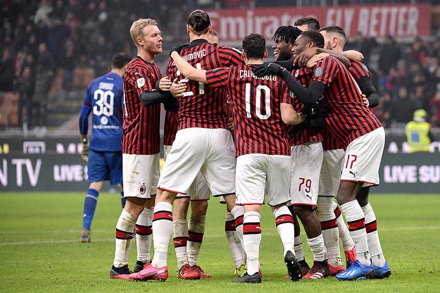 国米vs科莫首发：索默、泽林斯基先发，劳塔罗搭档图拉姆