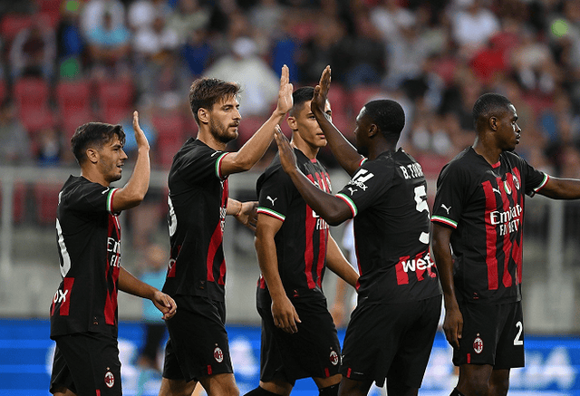 骄傲容易滋生狭隘，亚冠是为国出战，所以这个时候中超俱乐部注意配合（谨防自满走向狭隘，亚冠为国而战，中超俱乐部当同心协力）