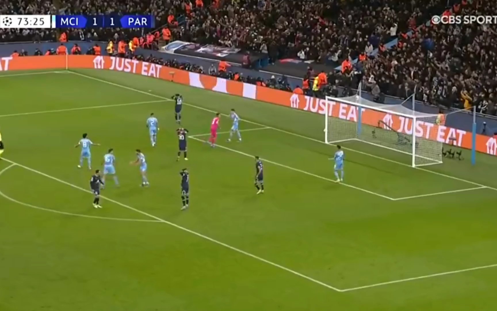 官方：洛杉矶FC与38岁门将洛里续约至2026年，含1年续约选项