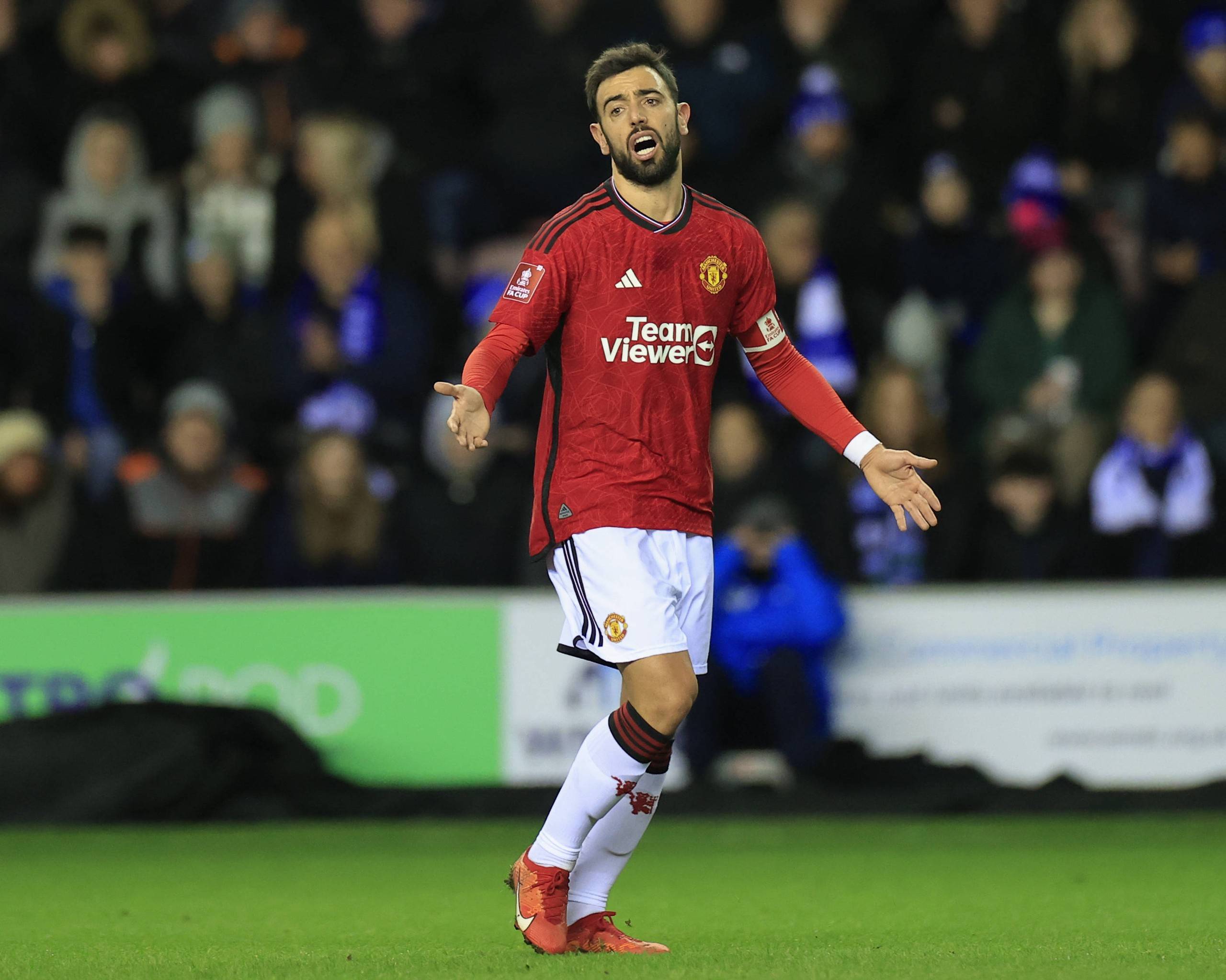 凯恩：即使赛季进百球，没欧冠或世界杯也很可能拿不到金球奖（凯恩：即便单季百球，缺少欧冠或世界杯也难捧金球）