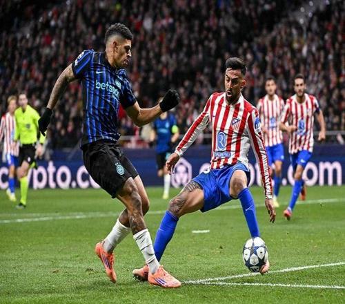 波媒：莱万与巴萨均未确定是否续约，将等到明年再做决定