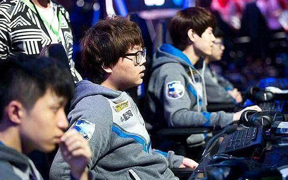 TES 新年夜照片：2024 是昨天，25 Tao 的故事也将庄重地书写新篇章