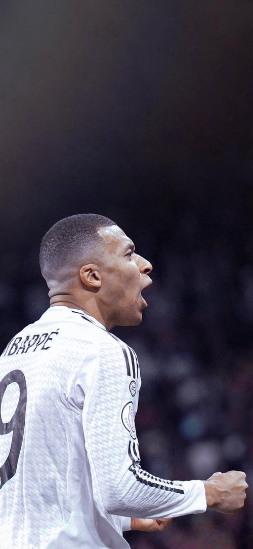 法兰克福球迷诺坎普燃放焰火投掷玻璃杯